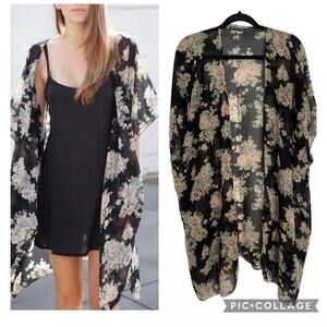 Brandy Melville Women's Short Sleeved Long Floral Kimono Top Size Small - EUC